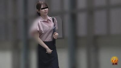 公衆トイレ汗だくおしっこ