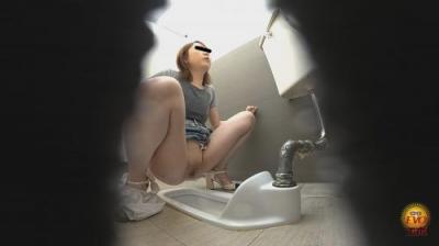 公衆トイレ汗だくおしっこ