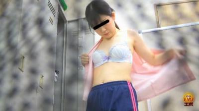 女子校更衣室こっそりオナニー